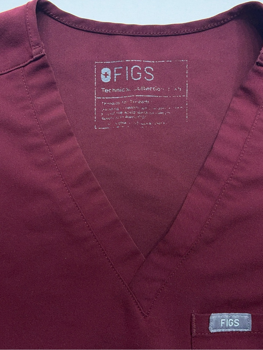 Figs Catarina One Pocket Scrub Top Womens Size XS in Burgundy